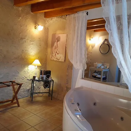 La Maison du Prince de Condé Charroux-dʼAllier Extérieur photo