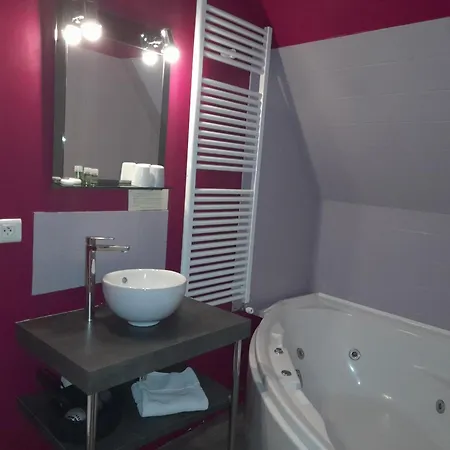 La Maison du Prince de Condé Charroux-dʼAllier Extérieur photo