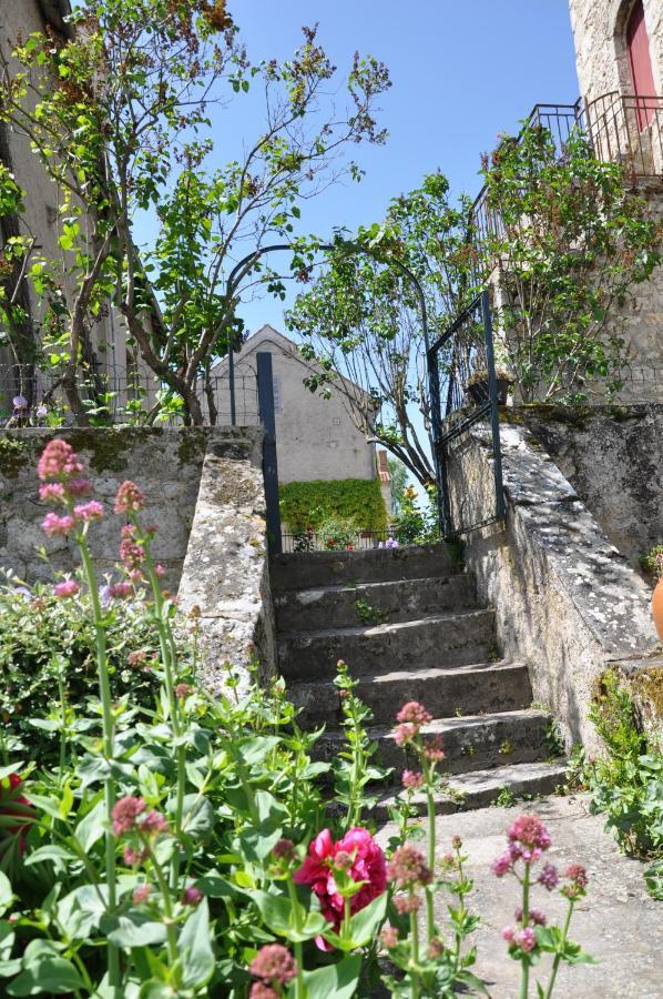 La Maison Du De Condé * Charroux-dʼAllier